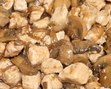 Foto del paso 5 de la receta: Pechuga de pavo salteada con miel y soja