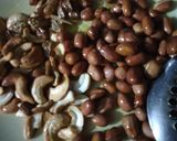 A picture of step 1 of Corn flakes bhel.