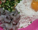 Foto langkah ke 1 dari resep Bakwan udang kuah cuko.
