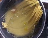 Foto del paso 1 de la receta Tallarines al pesto con setas y langostinos