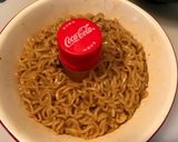 Foto langkah ke 4 dari resep Donat Indomie.