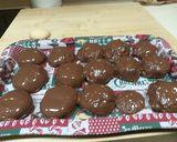 Foto del paso 2 de la receta: Decoración exterior / P3. Bomba de oreo