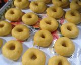 Foto langkah ke 5 dari resep Donat Labu Kuning.