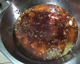 Une image de l'étape 8 de Marinade épicée au vin rouge, tomates et herbes aromatiques.