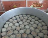 Foto langkah ke 4 dari resep Bakso pentol racikan sendiri 😊.