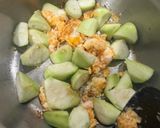 Foto langkah ke 3 dari resep Oyong tumis Telur.