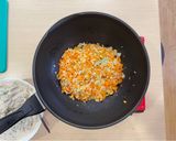 A picture of step 2 of Spaghetti bolognese.