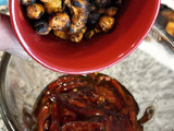 Salsa de chile de árbol y nuez de la India