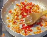 A picture of step 2 of Title:Chicken pancake wrap.