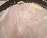 Foto del paso 7 de la receta: Supremas de Merluza en salsa con champiñones y gambones