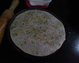 A picture of step 3 of Brocolli paratha.