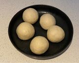 A picture of step 6 of Onion seeds, garlic, parsley and butter naan.