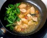 รูปขั้นตอนการทำที่ 4 ของ แหนมไก่ผัดใบกะเพรา