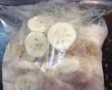 A picture of step 1 of Frozen banana ice cream with peanut butter.