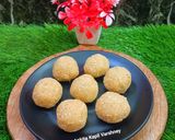 A picture of step 3 of Til Ke Laddu.