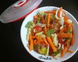A picture of step 2 of Carrot-CheeryTomato Salad.