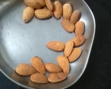 लॉकडाउन स्वीट दूध (Lockdown Sweet doodh recipe in Hindi) रेसिपी चरण 1 फोटो