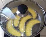 Foto langkah ke 4 dari resep Putu Ayu motif Pisang.