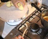 Foto del paso 11 de la receta: Croquembouche (masa choux y crema pastelera)