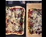 Une image de l'étape 4 de Pizzas complètes maison (tomate poivrons oignons chorizo champignons et deux jambons).