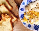 Hình bước làm 2 của món Banana egg sandwich