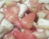 Foto langkah ke 1 dari resep Asinan Jambu Air.
