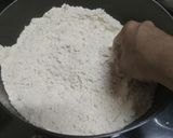 A picture of step 2 of Radish thepla.