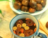 Hình bước làm 2 của món Hạt dẻ Trùng Khánh và trà cúc