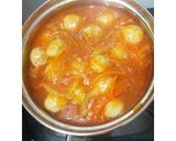 Foto langkah ke 3 dari resep Pasta Bakso Ayam Saos Tomat Enak & Simple.