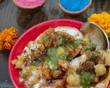 A picture of step 5 of Chole Papdi Chaat.