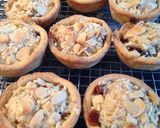 A picture of step 7 of Almond Crumble Mince Pies.