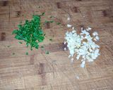 Foto del paso 1 de la receta: Revoltillo al ajillo y perejil
