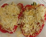 Foto del paso 8 de la receta Pimientos rellenos de pisto y salteado de guisantes