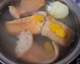 Hình bước làm 1 của món Tai heo sốt thái
