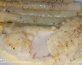 Foto del paso 6 de la receta: Lomo de merluza en salsa holandesa