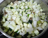 Foto del paso 3 de la receta: Conejo con verduras pochadas