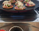 બિસ્કીટ પીઝા (Biscuit Pizza Recipe In Gujarati) રેસીપી સ્ટેપ4ફોટો