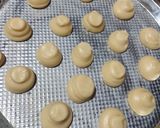 Foto del paso 3 de la receta: Profiteroles con Dulce de leche y Crema pastelera