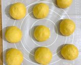 Foto langkah ke 3 dari resep Bakpao Labu Kuning Hotdog.