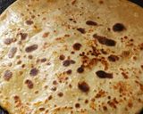 A picture of step 3 of Paneer Paratha.