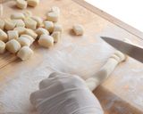 GNOCCHI rizslisztből– tejszínes spenóttal recept fázis 1 fotója