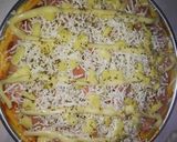 Foto langkah ke 5 dari resep Pizza homemade full.