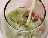 Foto langkah ke 3 dari resep Kyoto Strawberry Matcha.
