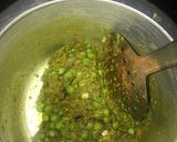 A picture of step 4 of Green peas chole.