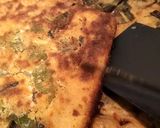 Foto del passaggio 11 della ricetta Farinata di ceci con cipolle fondenti e radicchio