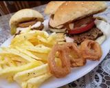 صورة لخطوة 3 من وصفة عيش كيزر او عيش سندوتش الهمبرجر 🍔🍔