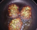 Foto del paso 5 de la receta: Tortitas de calabacín