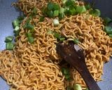 Foto langkah ke 4 dari resep Mie Goreng ala ibun.