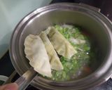 Hình bước làm 3 của món Canh mandu nấu laghim