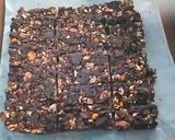A picture of step 4 of Nutty Chocolate Bar.